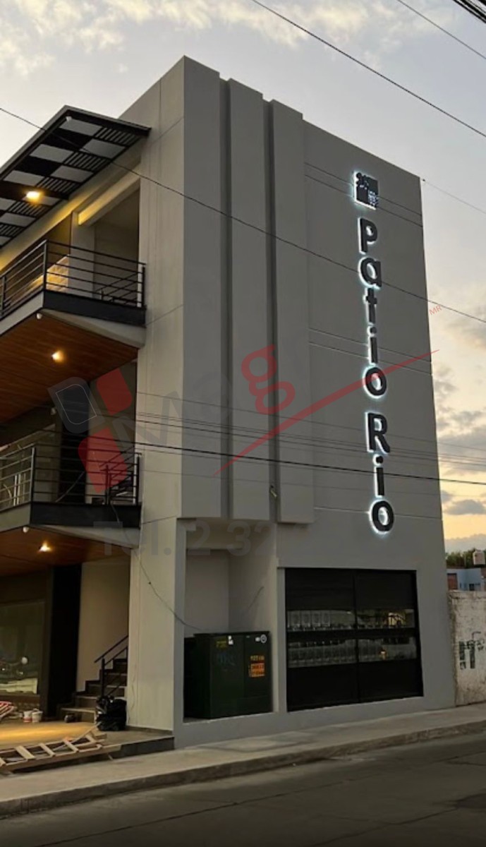 FELIX IRETA  (PATIO RIO)
